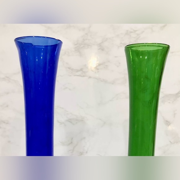 Two 13” Vintage Royal Gallery Made in Italy Vases - Cobalt Blue & Emerald Green - Picture 8 of 10